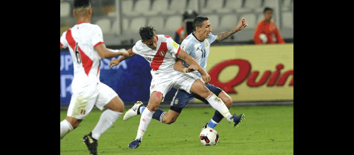 El equipo argentino tuvo un flojo partido y rescatÃ³ un empate en Lima ante PerÃº 