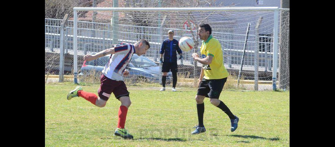 Este saacutebado se juega otra del Clausura en las tres categoriacuteas