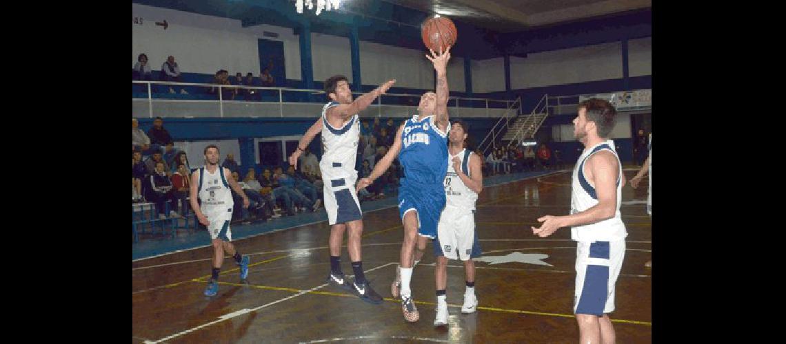 Racing A Club se hizo fuerte anoche en su reducto de la avenida ColÃ³n 