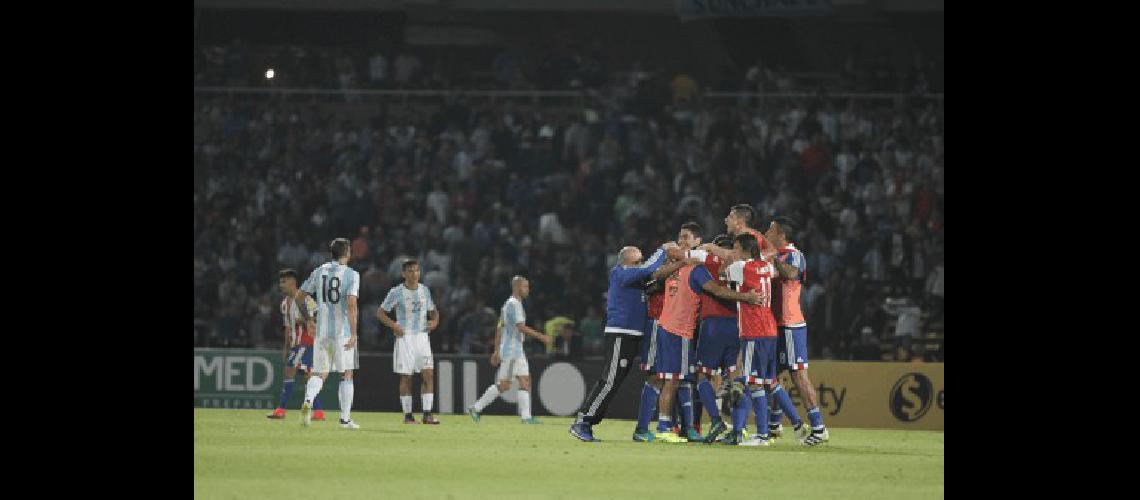 La Argentina jugÃ³ un flojo partido y Paraguay se quedÃ³ con tres puntos muy valiosos 