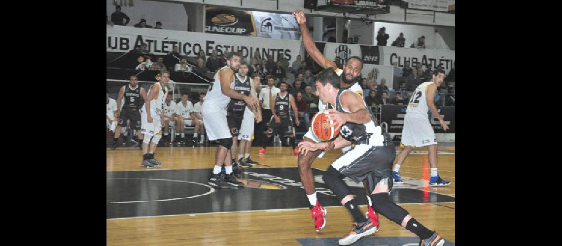 El equipo bataraz del Lobito Gustavo Ismael FernÃndez cayÃ³ el domingo frente al Aurinegro de BahÃ­a Blanca 