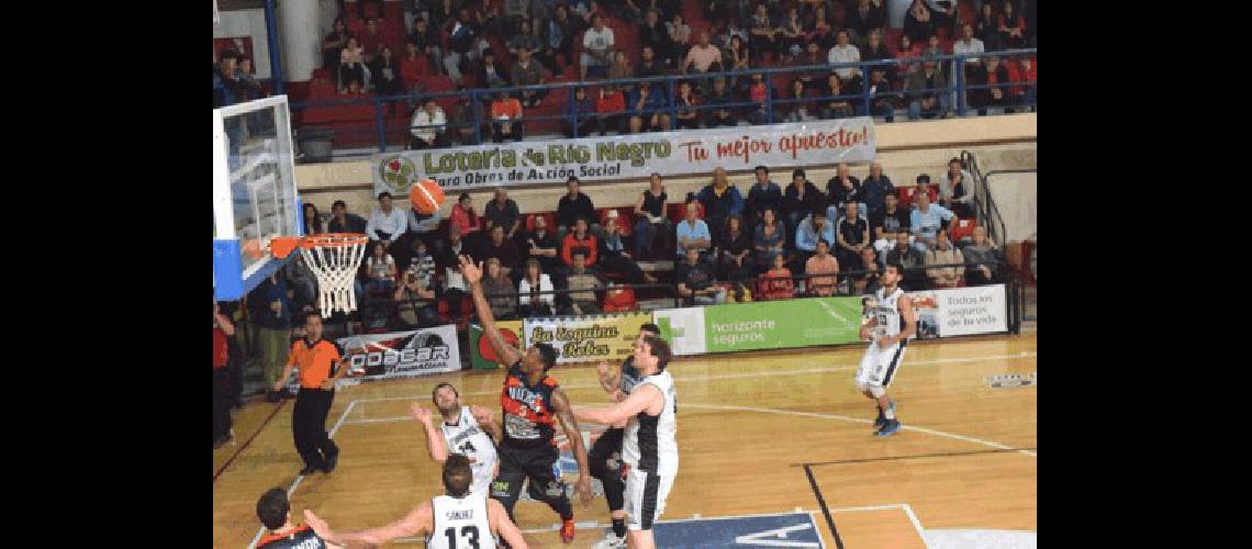 MartÃ­n JR fue el goleador y figura del partido en Viedma Estudiantes sufriÃ³ la primera derrota fuera de casa 