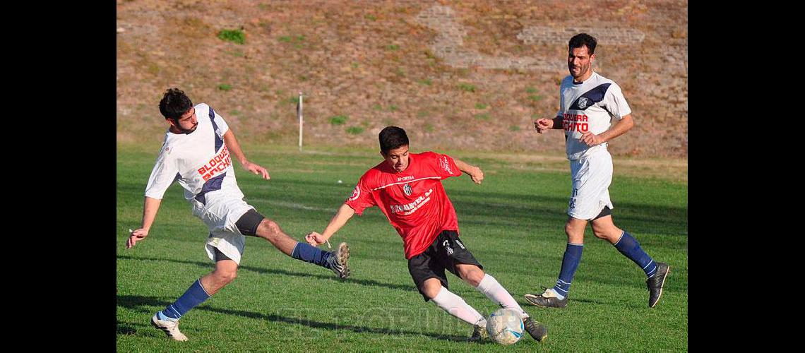 Estudiantes perdioacute un<br> partido y una posicioacuten