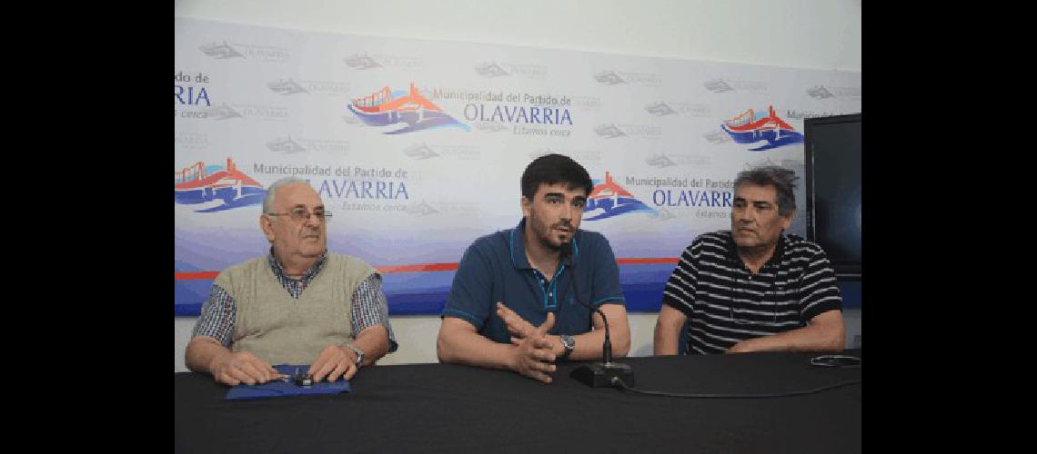 Oscar DurÃn Ezequiel Galli y Daniel Prester durante la presentaciÃ³n del amistoso 