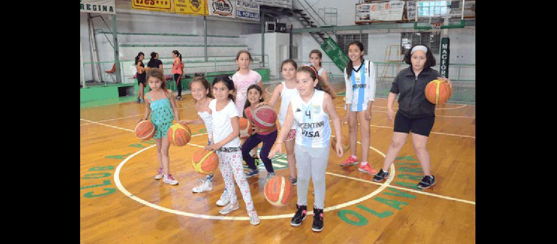 Las chicas se entrenan con gran entusiasmo en la entidad Albiverde que preside JosÃ© Maceo 