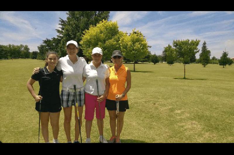 Las damas jugaron la primera ronda del torneo 