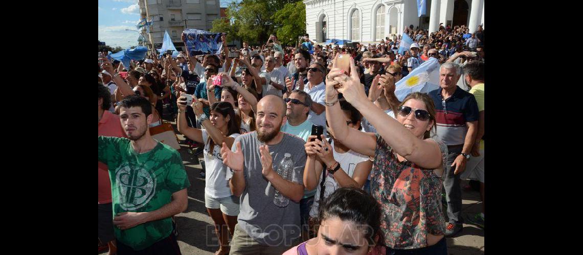 Imaacutegenes de la llegada de Delbonis