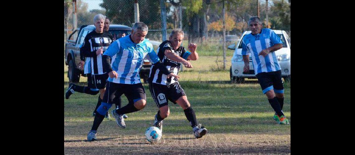 Este saacutebado se resuelve el campeoacuten en mayores de 50