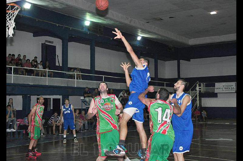 Racing ganoacute en su casa