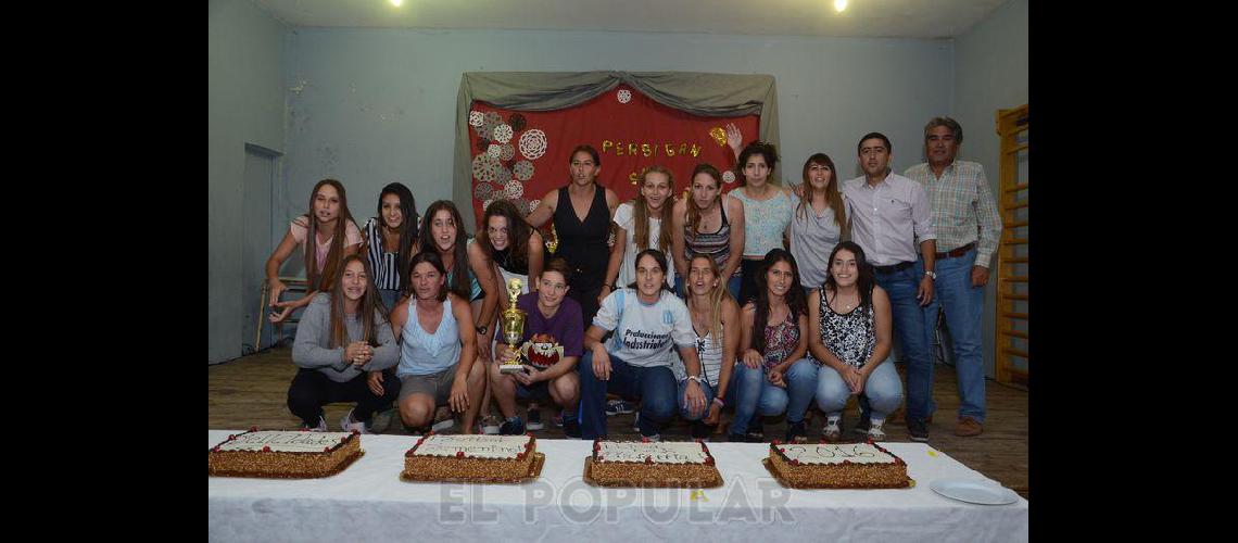 Todas las imaacutegenes de la fiesta final de las chicas