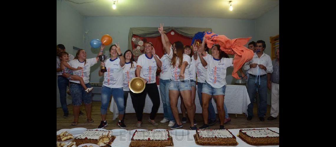 Todas las imaacutegenes de la fiesta final de las chicas