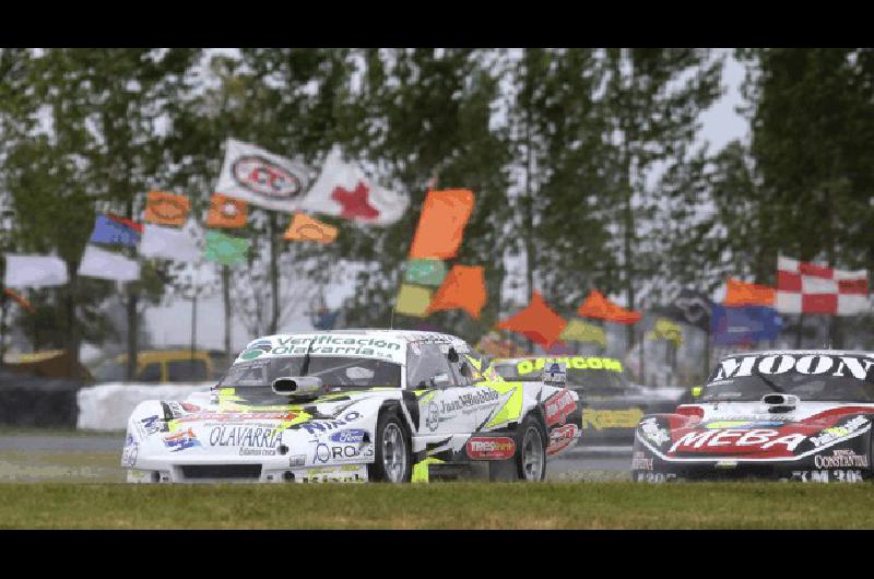 Alejandro Weimann bajo la lluvia El olavarriense avanzÃ³ en la final de La Plata pero el tÃ­tulo fue para AgustÃ­n De Brabandere 