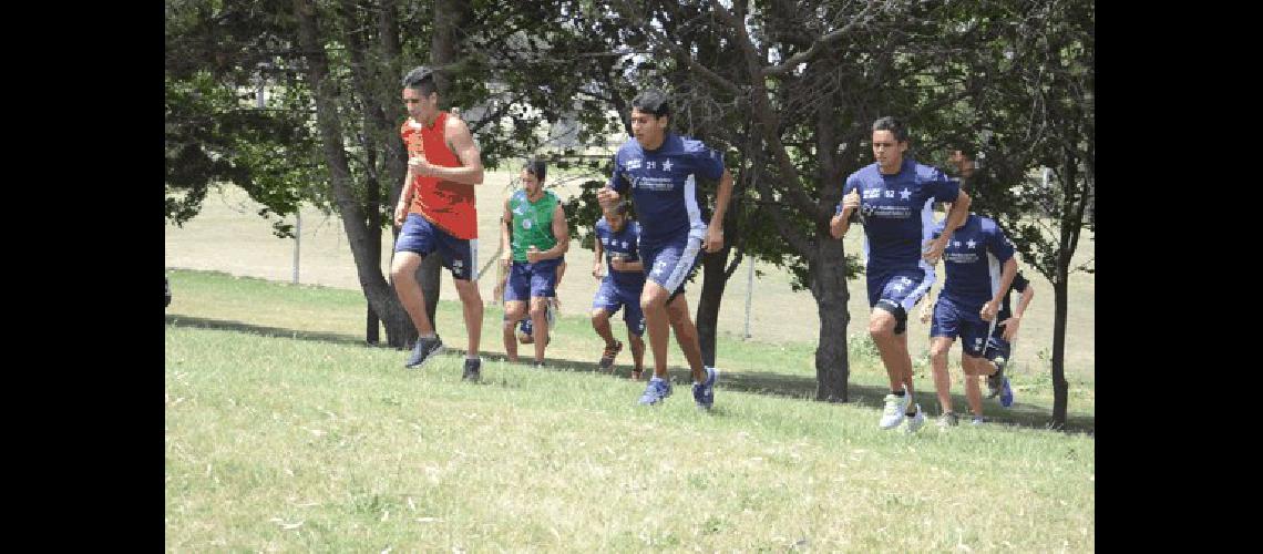 Racing A Club cerrÃ³ una buena semana de trabajo a la espera de completar el plantel 