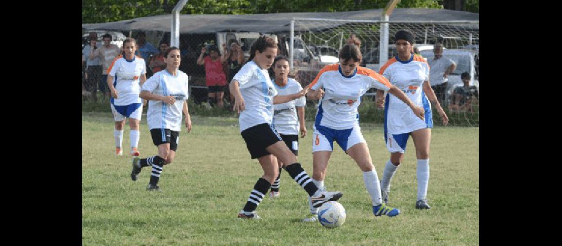 El fÃºtbol femenino busca avanzar y tal vez desde la temporada 2017 llegue a la modalidad fÃºtbol 11 