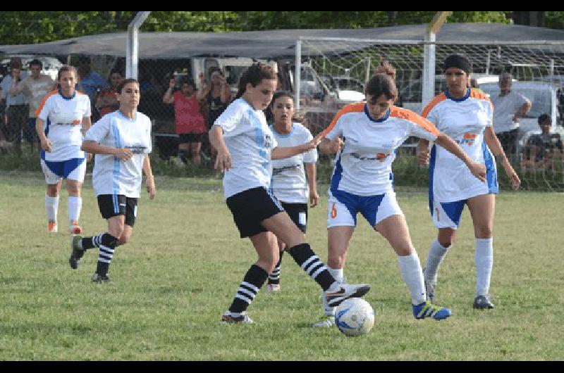 El fÃºtbol femenino busca avanzar y tal vez desde la temporada 2017 llegue a la modalidad fÃºtbol 11 