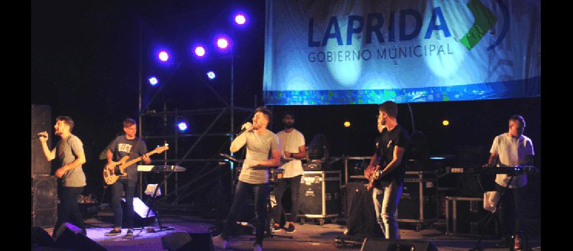 La banda uruguaya VI-EM cerrÃ³ la apertura del Balneario 