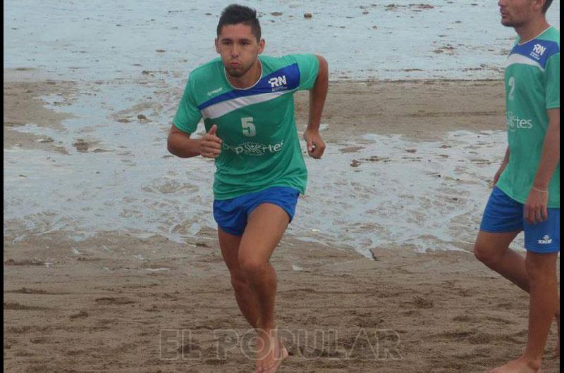 Un Toro para la mitad de cancha de Racing