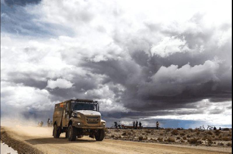 Federico Villagra marcha sexto en camiones Los Gigantes del camino siempre son atracciÃ³n en el Dakar 