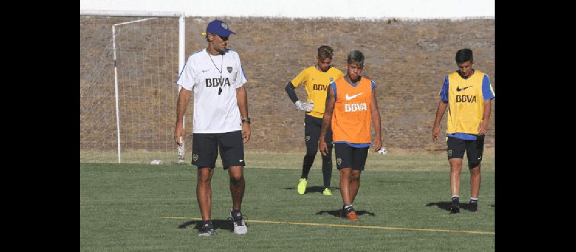 El Flaco Schiavi empezÃ³ con los trabajos de pretemporada de la reserva de Boca Juniors en el Club Estudiantes de OlavarrÃ­a 