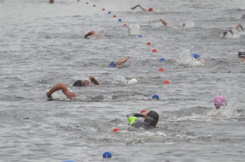 La nataciÃ³n tuvo un recorrido de 500 metros 