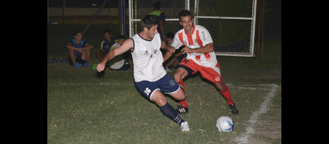 Bruno Brunand en acciÃ³n Embajadores cayÃ³ 1-0 en el duelo entre titulares 