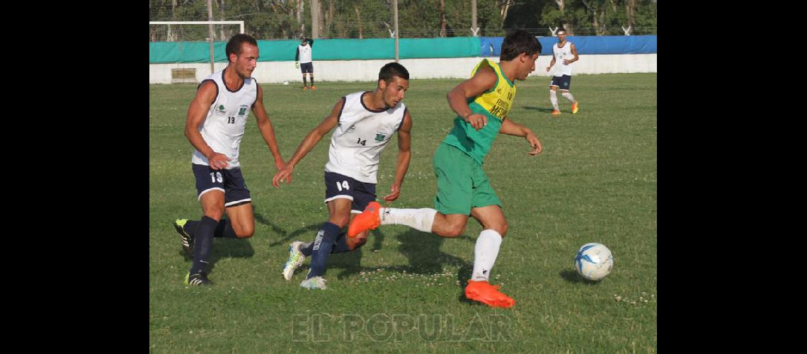 Racing y Embajadores piensan en amistosos