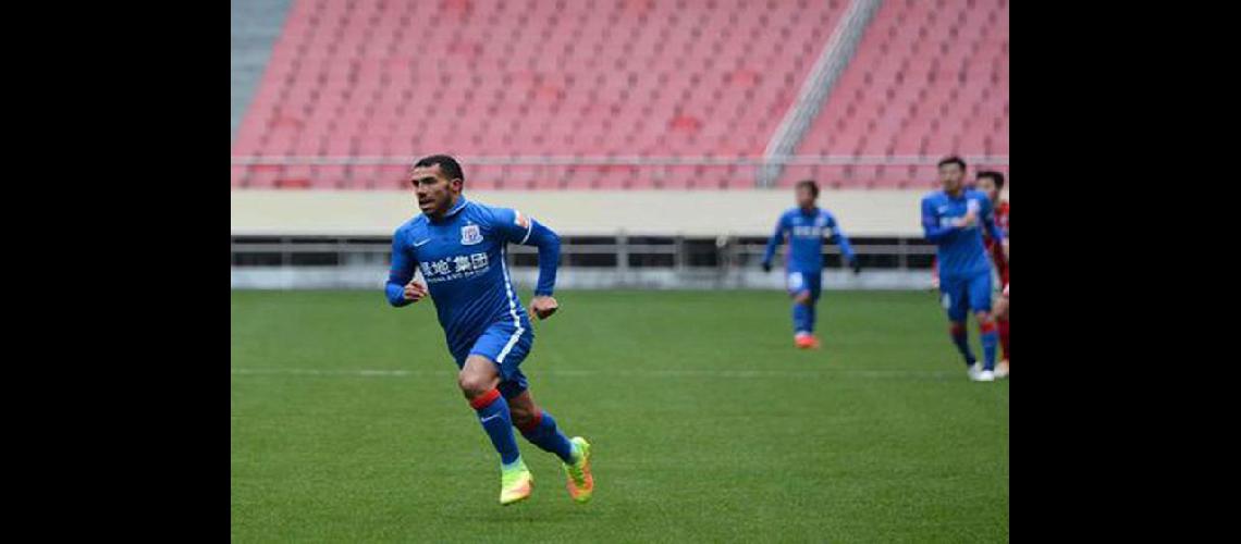 El Apache debutoacute en el Shanghai Shenhua