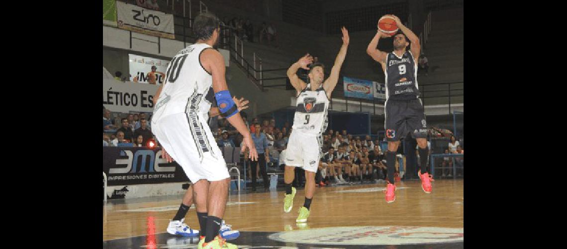 Estudiantes viene de perder el pasado martes como local por el TNA ante Platense 92 a 83 