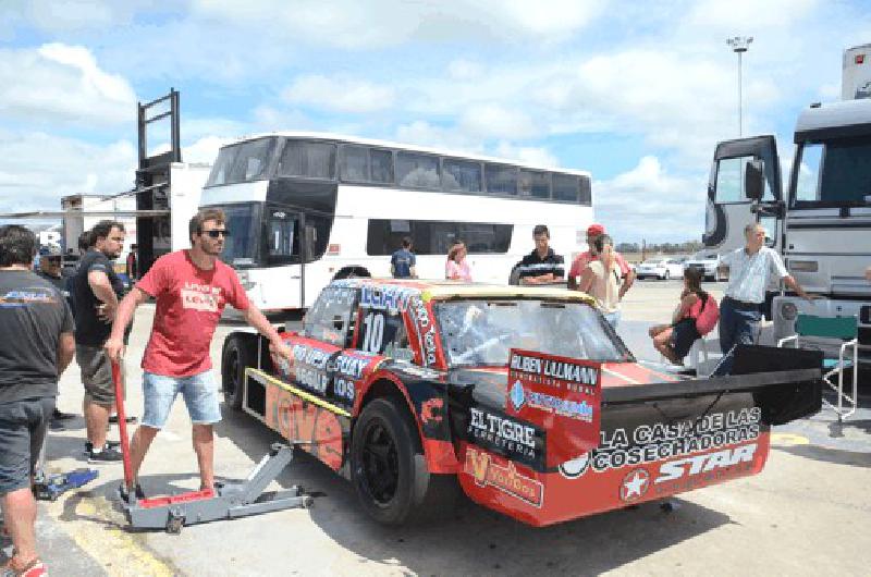 El Azul Sport Team sobre el Ford de Fede PÃ©rez 