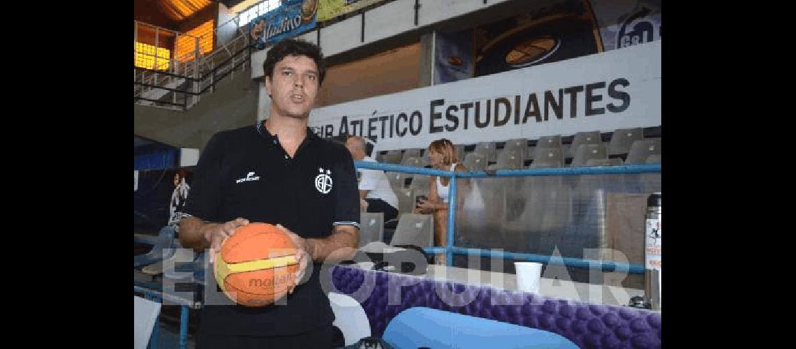 El Dani Farabello figura de Estudiantes en la Ã©poca de oro en la Liga Nacional de BÃsquetbol llegÃ³ a la ciudad con un campus 