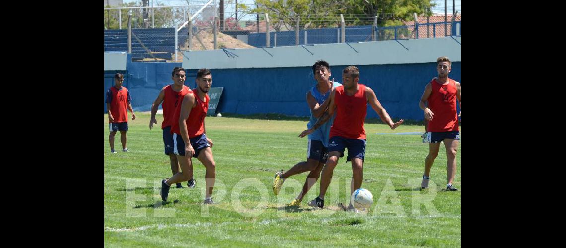 Racing va sin cambios en la tercera visita