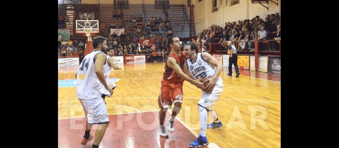 El equipo de OlavarrÃ­a fue eliminado del Torneo Provincial de Clubes anoche en ZÃrate 