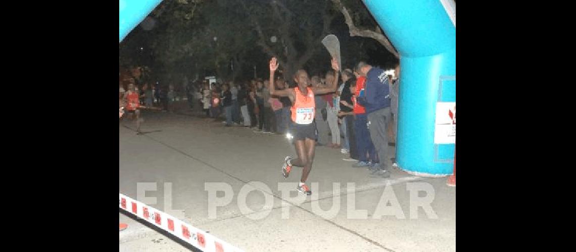 Miguel NÃºÃ±ez continÃºa demostrando su calidad 