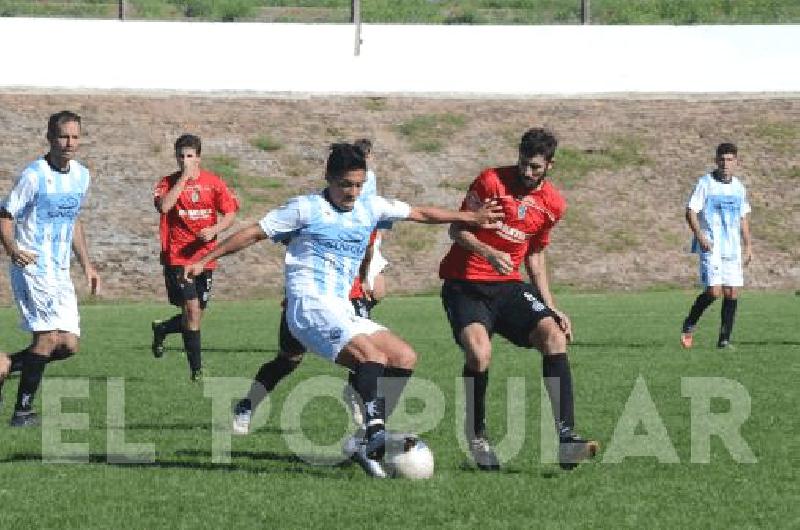 Maximiliano Gorgerino anotÃ³ ayer uno de los goles de Ferro Carril Sud en la cancha del Bata 