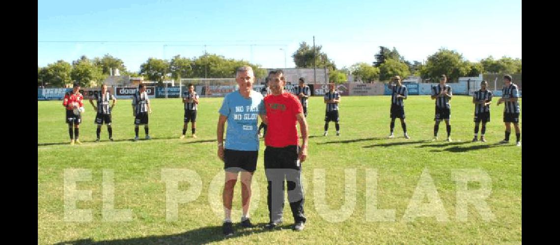 Dos grandes del fÃºtbol de Laprida y La Madrid abrieron el torneo 