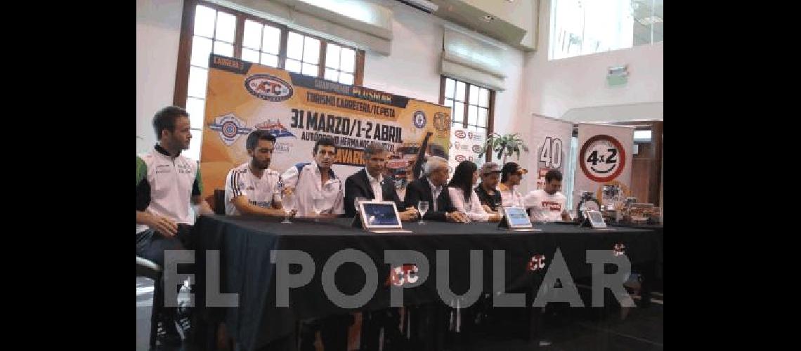 Pilotos dirigentes y auspiciantes se mostraron ayer en la sede de la ACTC para el lanzamiento de la carrera de TC y TC Pista en OlavarrÃ­a 