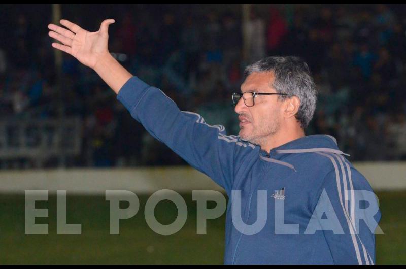 Todo lucha todo pelea pareciacutea un partido de la Libertadores del 60