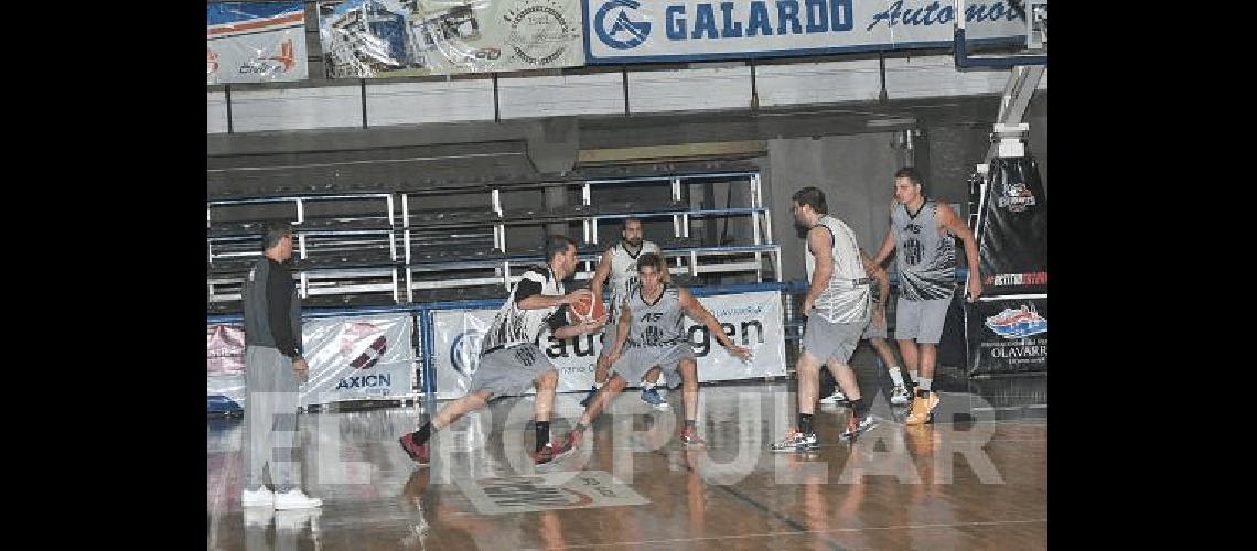 El Bata se entrenÃ³ ayer en el Maxigimnasio MaÃ±ana arrancan playoffs donde no hay margen de error 