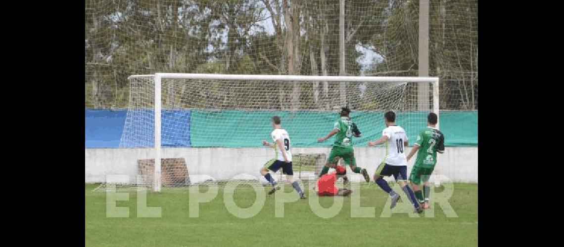 Embajadores se puso en ventaja a travÃ©s de Bernardo Bevilacqua Racing lo empatÃ³ en el Ãºltimo duelo de la fecha 