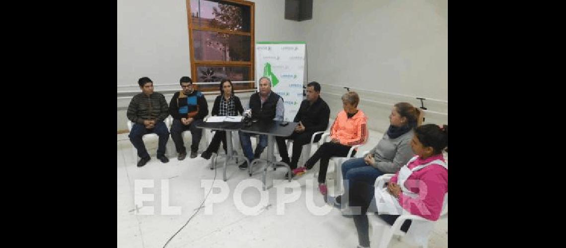 La presentaciÃ³n junto a profesores y autoridades se realizÃ³ el martes 