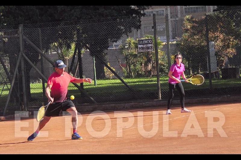 El Torneo Nacional de Seniors pasoacute por Estudiantes