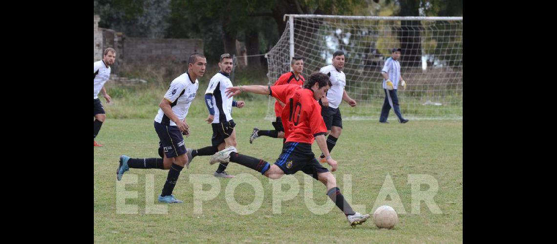 El fuacutetbol de todos los saacutebados