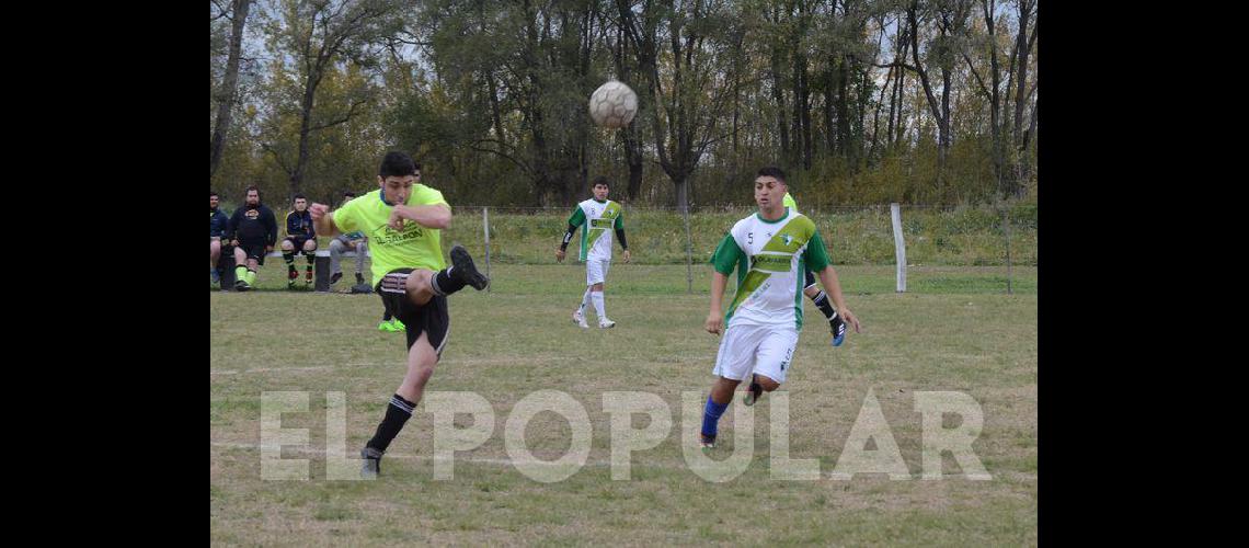 El fuacutetbol de todos los saacutebados