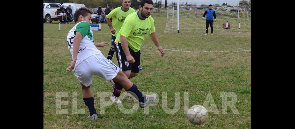 El fuacutetbol de todos los saacutebados