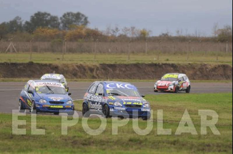 Los dos pilotos de OlavarrÃ­a Giacomasso y CrevatÃ­n se encontraron en la primera serie de la Clase 2 en Entre RÃ­os 