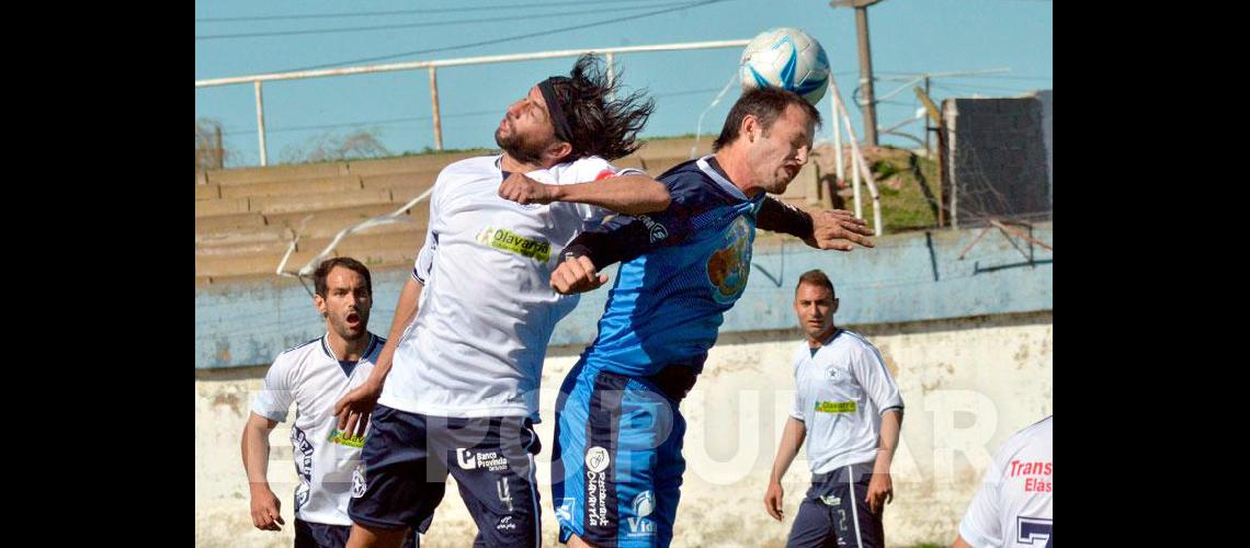 El desopilante cruce Longhini - Santellaacuten