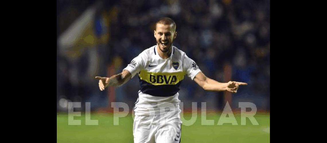 El goleador de Boca DarÃ­o Benedetto convirtiÃ³ frente a Newellâs para seguir en la cima 