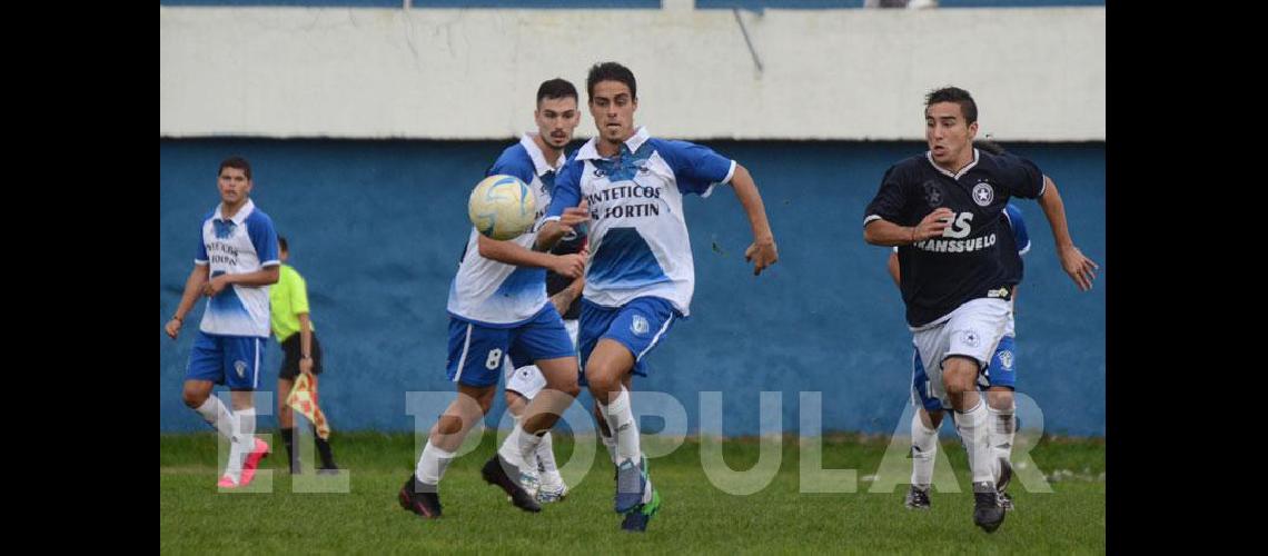 Racing lo dio vuelta en el segundo tiempo