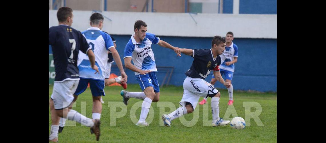 Racing lo dio vuelta en el segundo tiempo