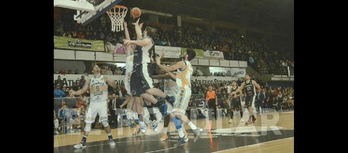 Estudiantes cerrÃ³ la anoche la serie ante Atenas y ahora irÃ por todo frente a Comunicaciones 